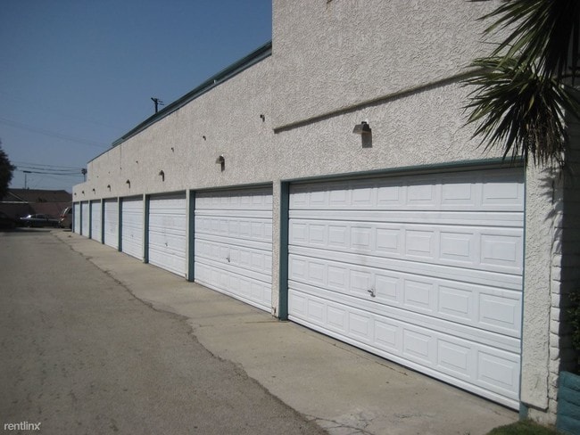 Building Photo - 520 W Channel Islands Blvd