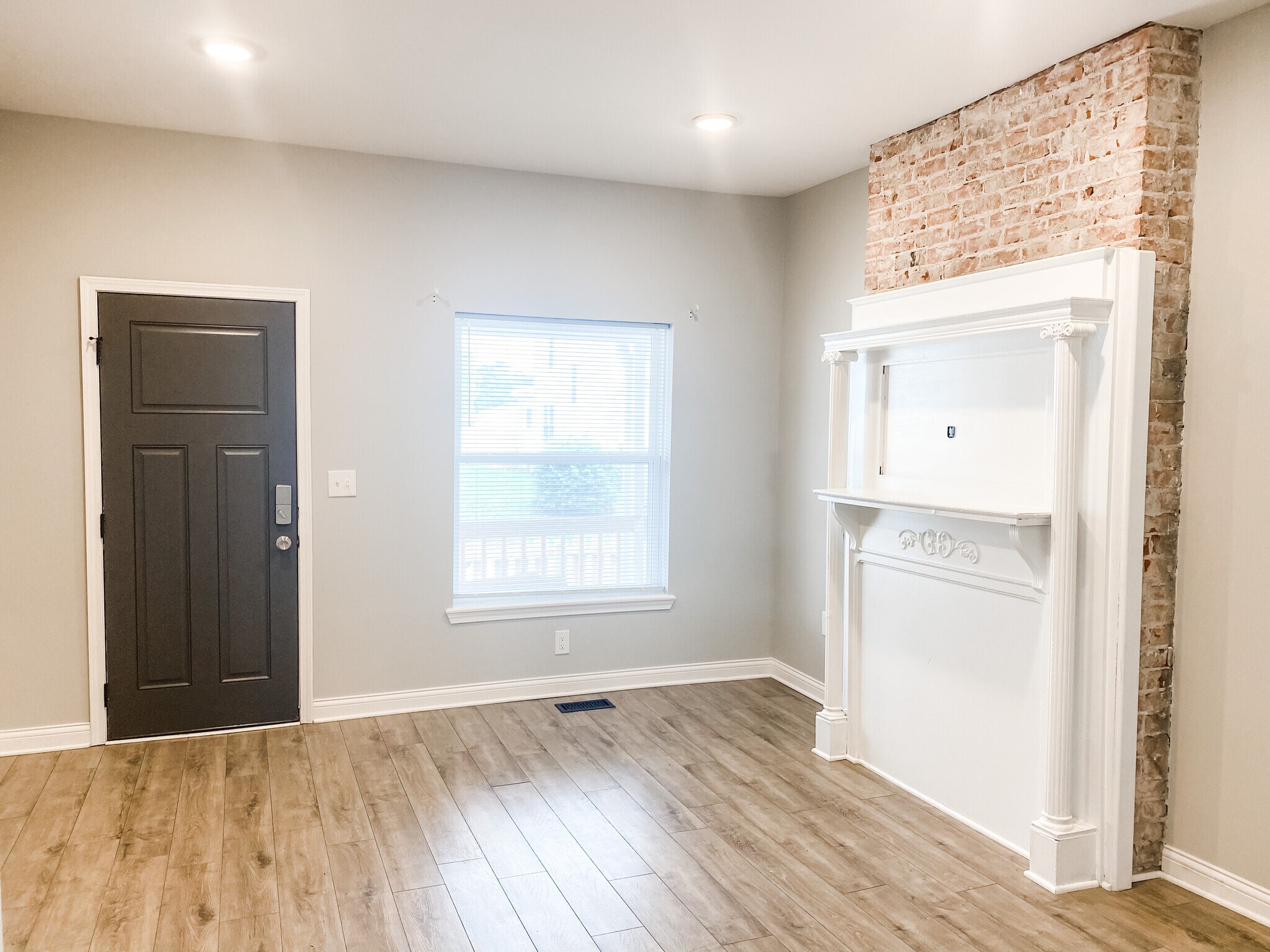 Living Room - 215 Avondale Ave