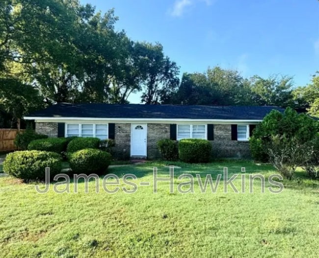 Building Photo - 1206 Woodbridge Dr