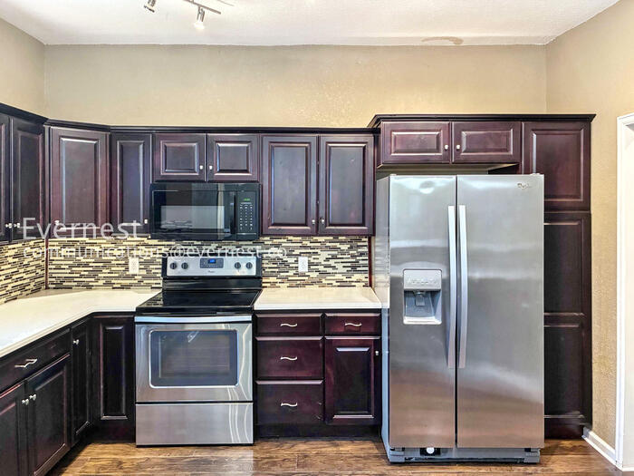 Building Photo - 1018 14th St