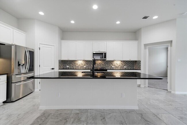 Building Photo - 117 Falkland St