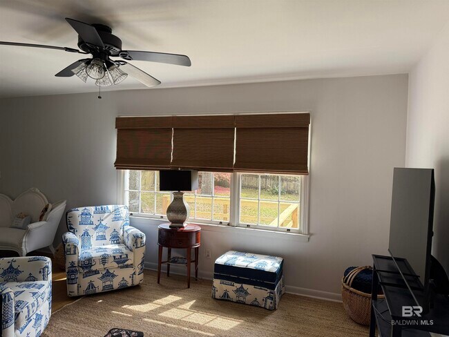 Building Photo - 162 Pecan Ave