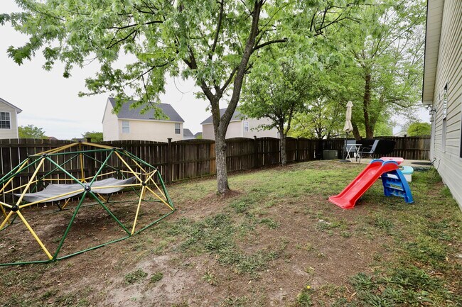 Building Photo - 1116 Waverly Pl Dr