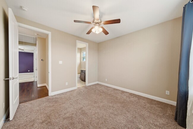 Building Photo - 1113 W 18th St