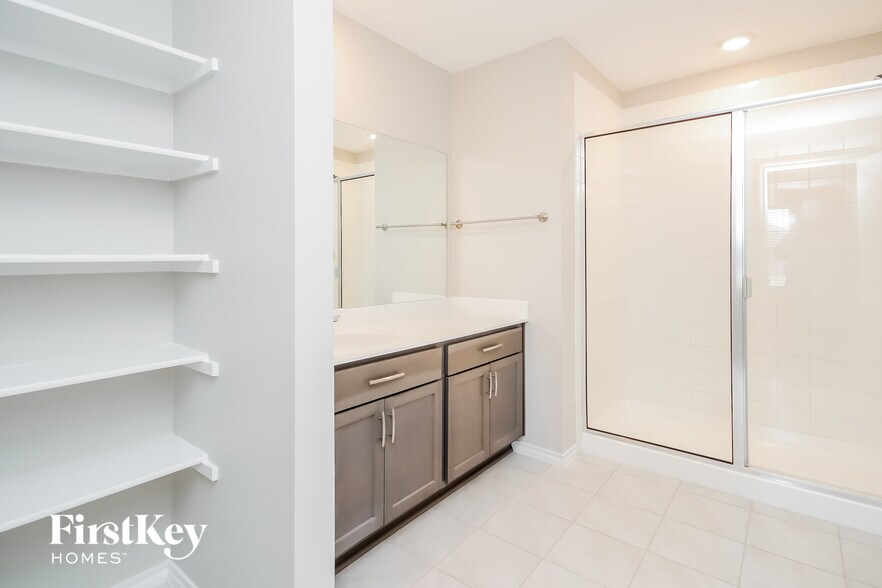 Building Photo - 807 Community Way