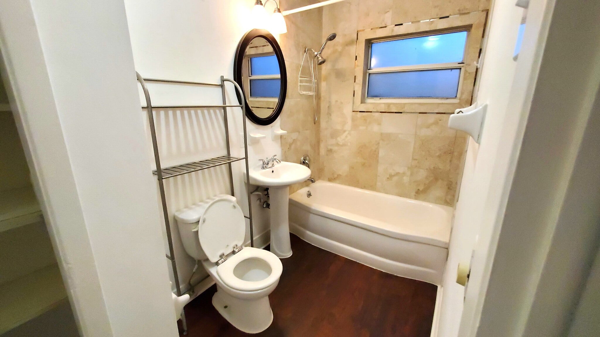 In Law Suite Full Bath - 1721 Moselle Avenue