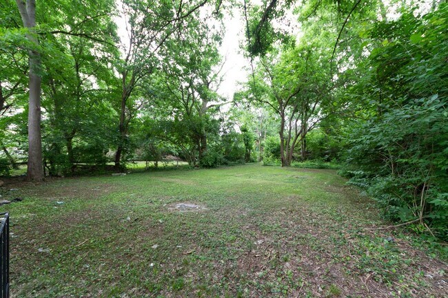 Building Photo - Completely remodeled 3 bed 1 bath home ready for a new tenant. Apply today and get approved for a...