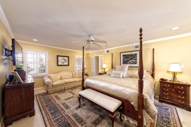 Building Photo - 11407 S Chestwood Dr