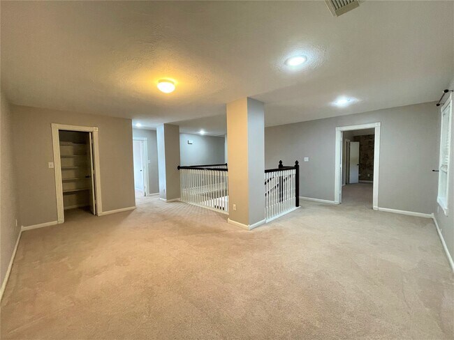 Building Photo - 16002 Speyburn Ct