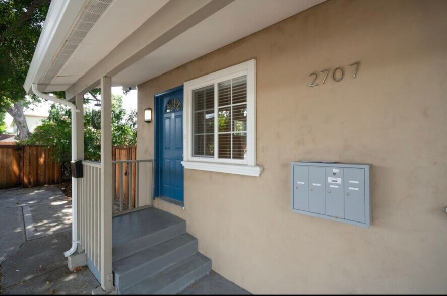 Building Photo - 2707 Marlborough Ave