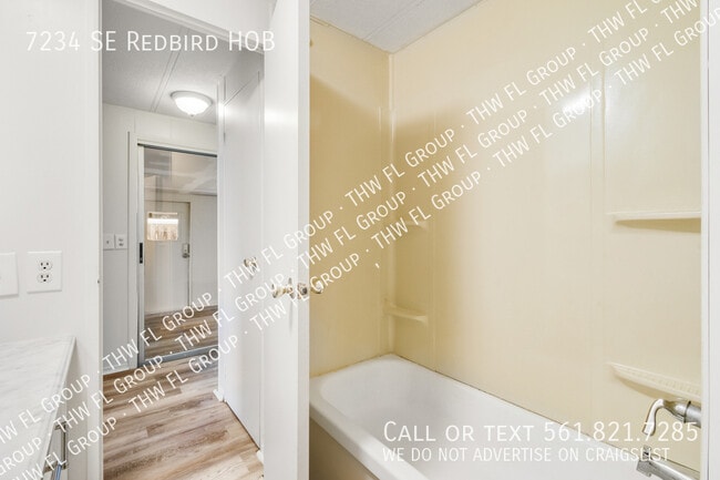 Building Photo - 7234 SE Redbird Cir