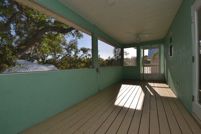 Building Photo - Gorgeous Upgrades!! St. Augustine Beach 2/...