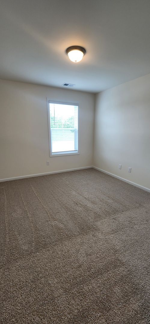 Building Photo - 3BR, 2.5 BA in Hazelwood Subdivision