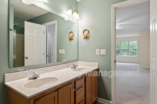 Building Photo - 120 Arbor Glen Ct