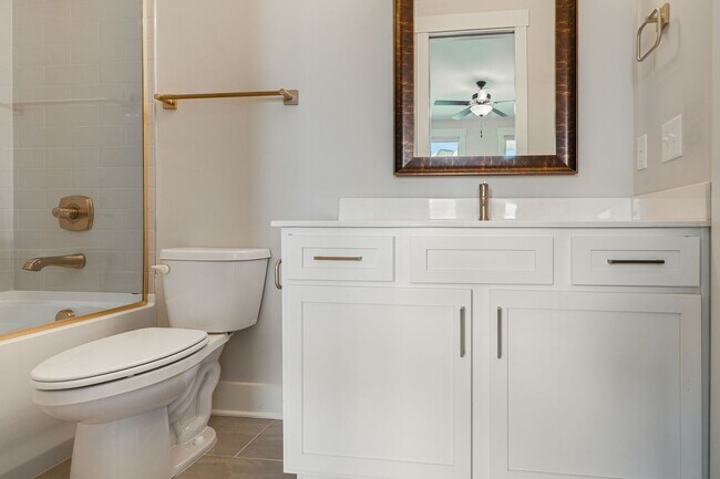 Building Photo - Gated Community - Villages of Stoneybrook