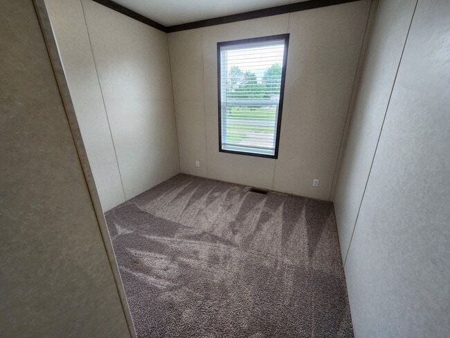 Building Photo - 636 Oregon St