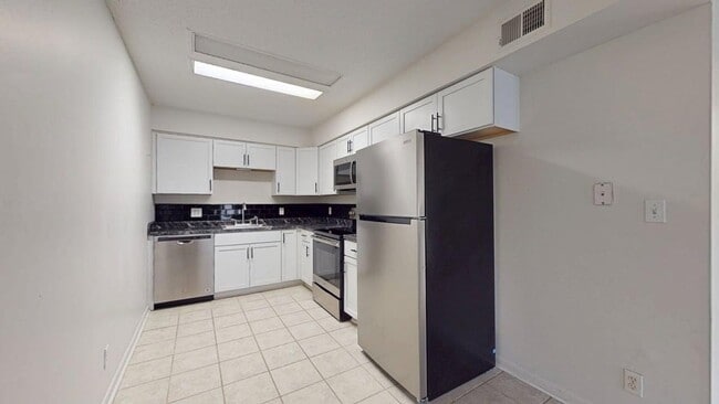 Building Photo - Niiiice Condo in Ankeny