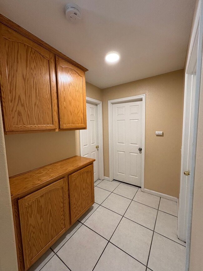 Building Photo - Beautiful 4 Bedroom coming soon!