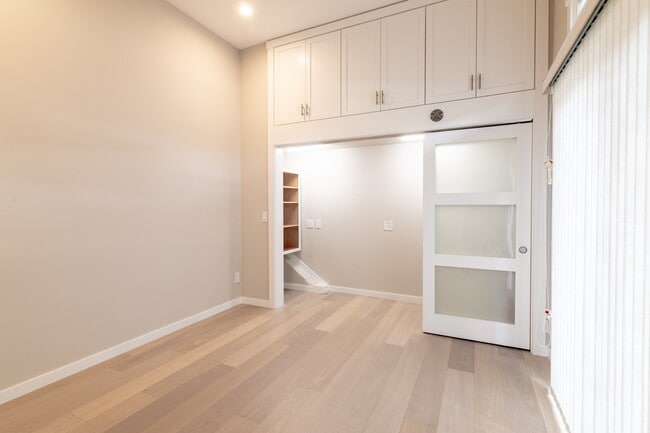 Building Photo - One-Of-A-Kind, Completely Remodeled 2 Bed ...