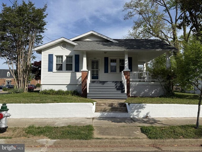 Building Photo - 1237 Seacobeck St