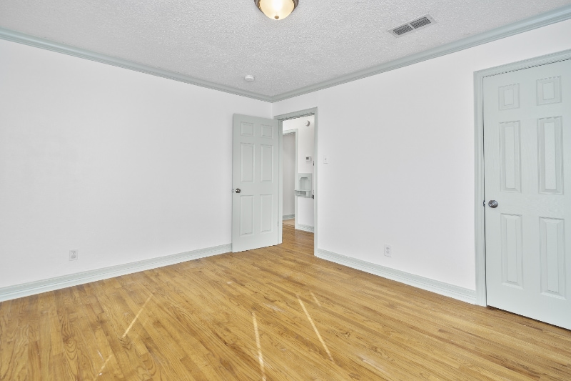 Building Photo - 3301 S 7th St