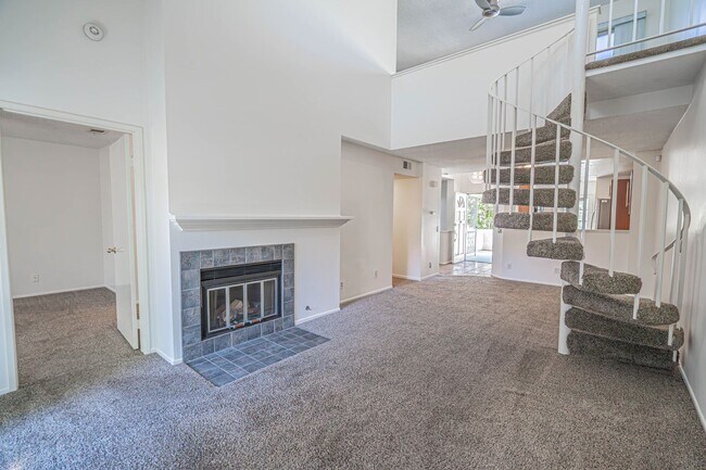 Building Photo - Spacious 1-Bedroom Condo with Loft PLUS Bo...