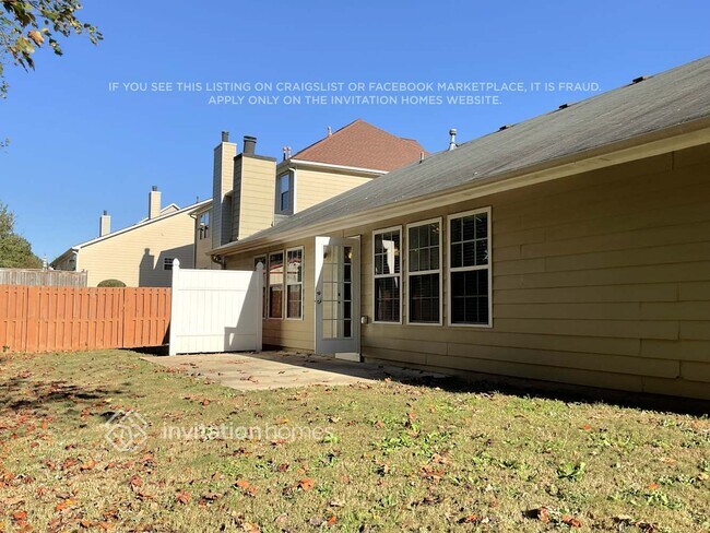 Building Photo - 930 Rock Elm Dr