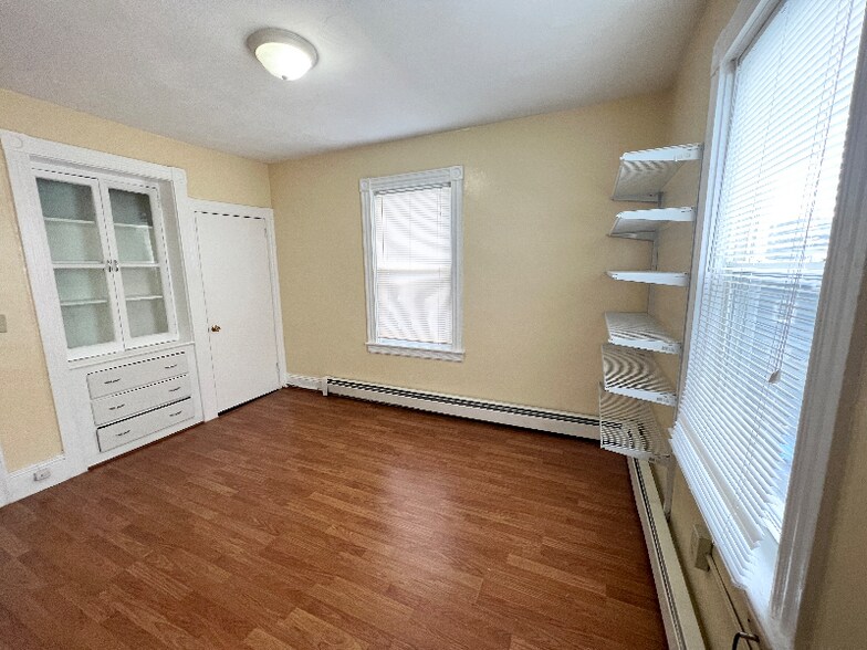 Building Photo - 85 Vinton St