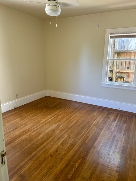 Building Photo - 1041 Cragmont Ave