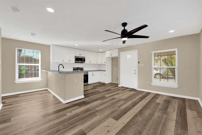 Building Photo - 7814 Avenue F