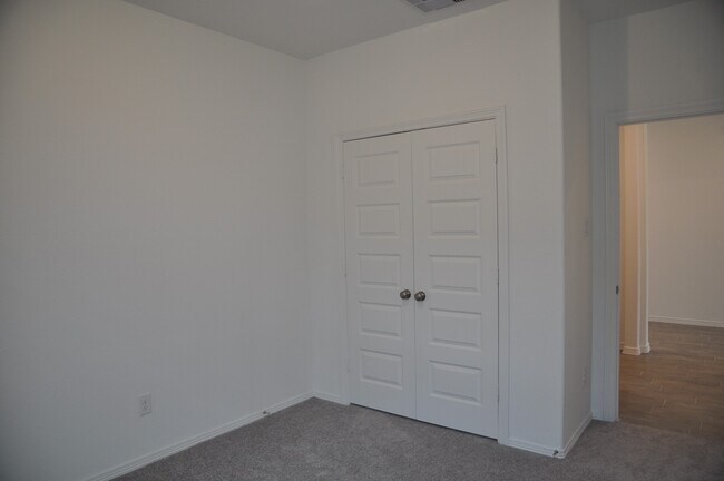 Building Photo - 5703 Aurora Grns Ln