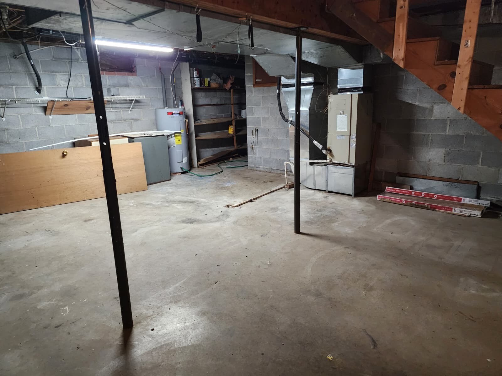 Building Photo - 132 W Seminary Ln