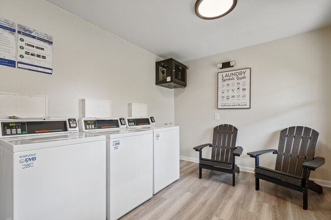 Building Photo - 2555 Bradford Ct