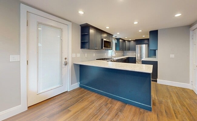 Building Photo - 55 Brentwood St