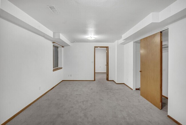 Building Photo - Spacious 4-Bedroom Home with Finished Basement in Parker, CO - A Must-See Rental Property!