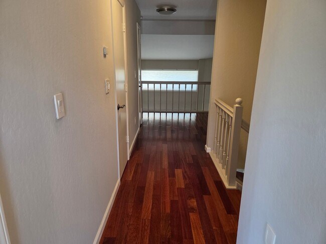 Building Photo - Amazing 3 bedroom, 3 bathroom Walnut Creek...
