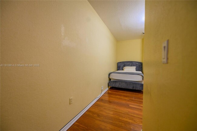 Building Photo - 20480 NW 9th Pl