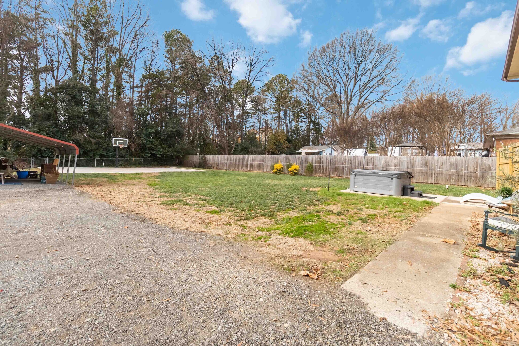 Building Photo - 405 Hillcrest Dr