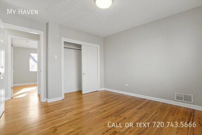 Building Photo - Adorable 2 bedroom unit in Sunnyside