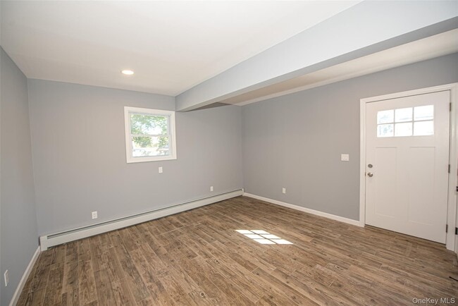Building Photo - 76 Amity St