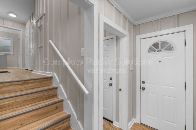 Building Photo - 1821 Korando Ave