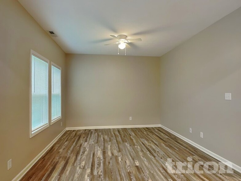 Building Photo - 1096 Tomahawk Pl