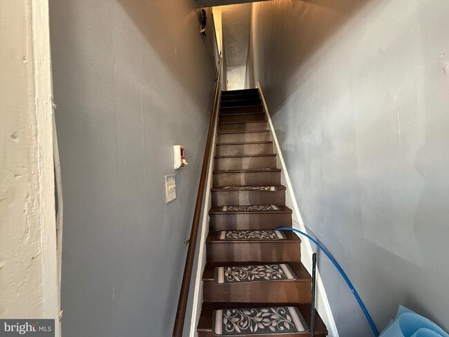 Building Photo - 5052 Wayne Ave