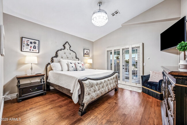 Building Photo - 1817 E Willow Tree Ct