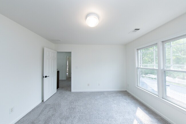3rd bedroom - 3501 Downing Dr