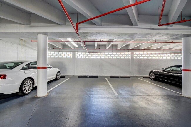Building Photo - 4301 N Ocean Blvd