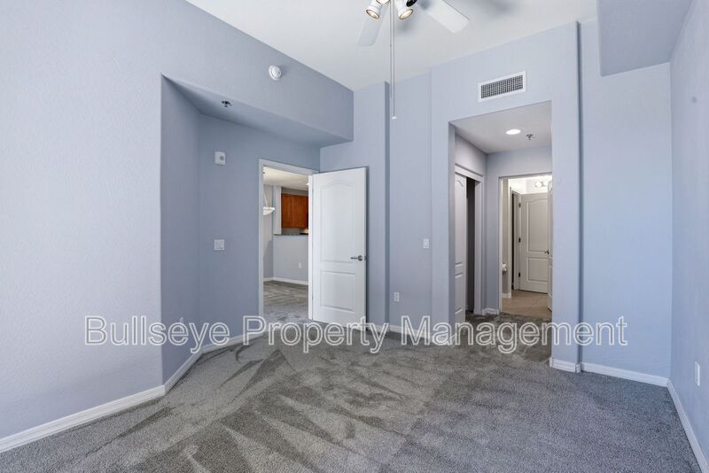 Building Photo - 2302 N Central Ave