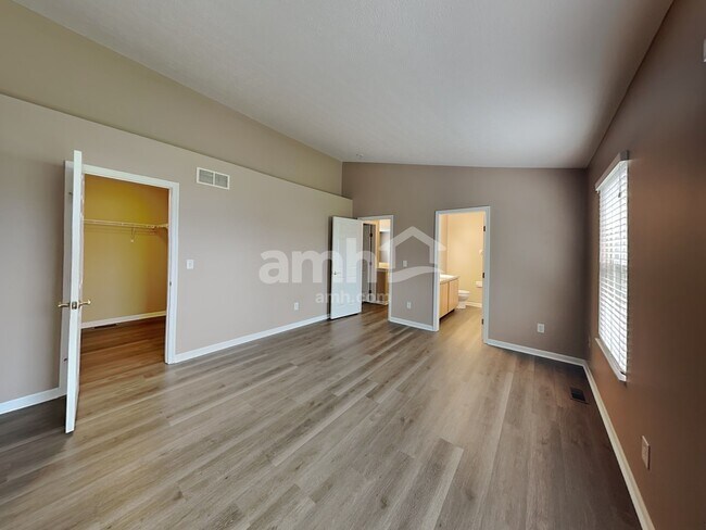 Building Photo - 5841 Privilege Dr