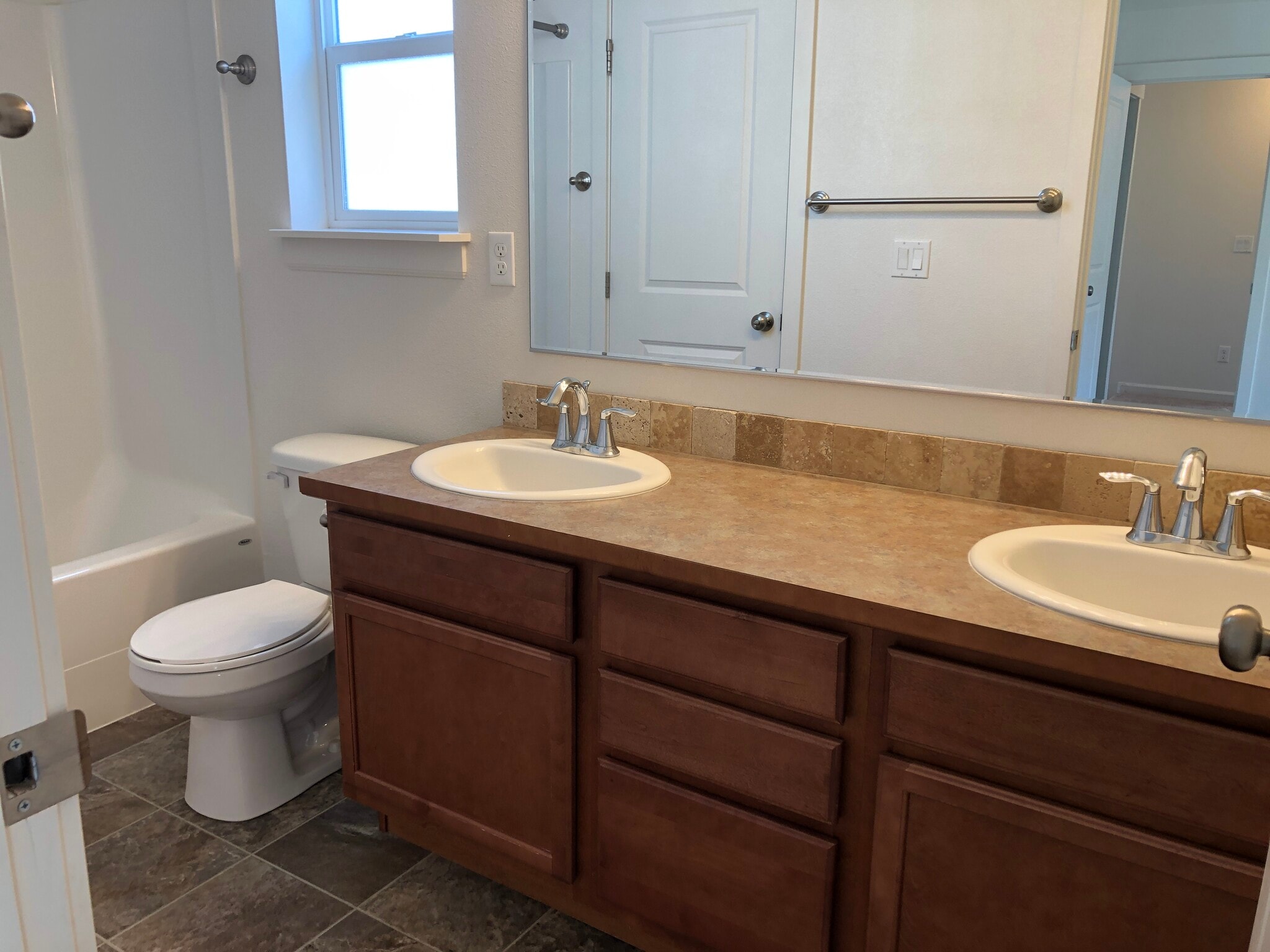 Building Photo - 1437 SW Junegrass Ln