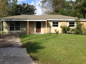 Building Photo - 3907 Reynosa Dr